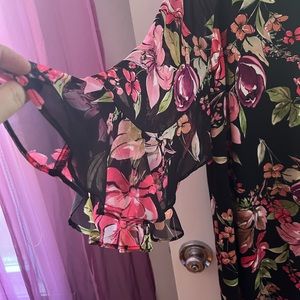 Laura floral dress, super cute, size 16